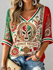 Camiseta de cuello en V con estampado artístico de animación a un partido de fútbol femenino mexicano